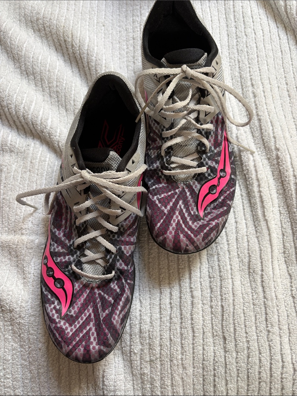 Saucony Women's Pink and Gray Geometric Pattern Running Shoes